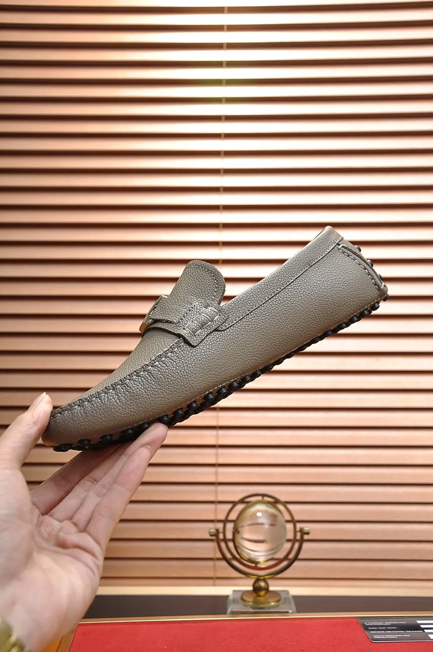 Men's men's shoes 💰420💶 [LV Doudou shoes] (water-dyed cowhide lining) new model is on the market, available on the official website. The new Doudou shoes are processed into single-color materials, and the uppers are made of imported horsehide leather. The body of the shoe is fully hemmed with mark thread, and is lined with imported original cowhide leather. The elegant shoe shape is super suitable for all-matching, and the size is 38-44.